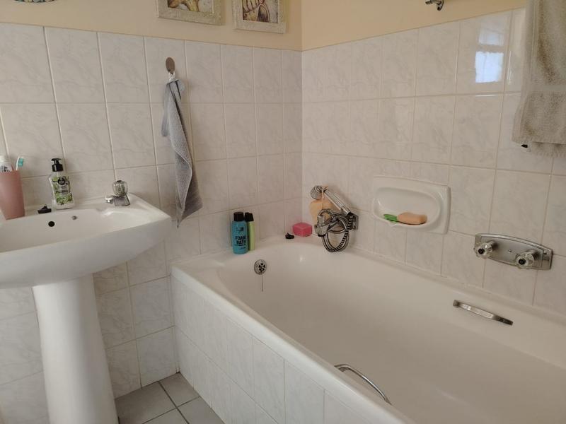 2 Bedroom Property for Sale in Amandelrug Western Cape